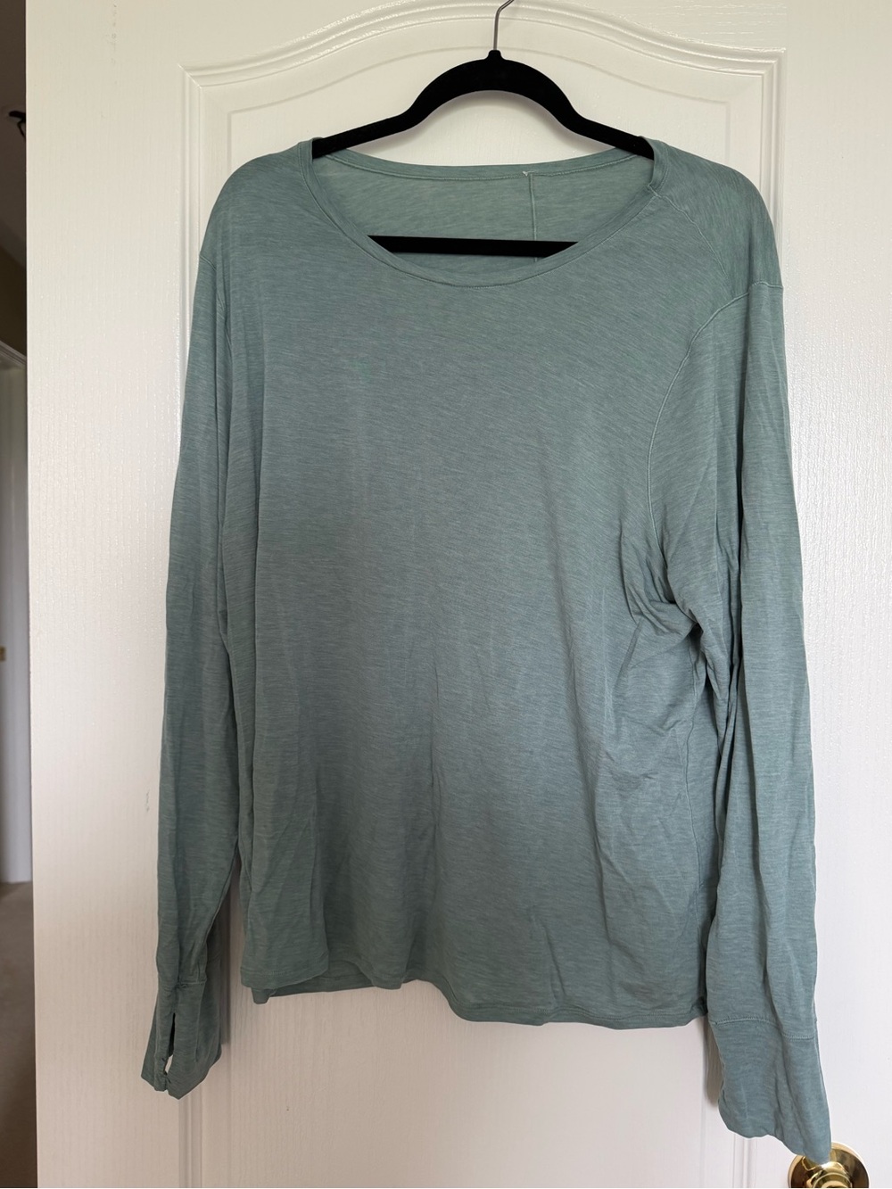 Old Navy Seafoam Blue Green Long Sleeve Active Tee with thumb holes